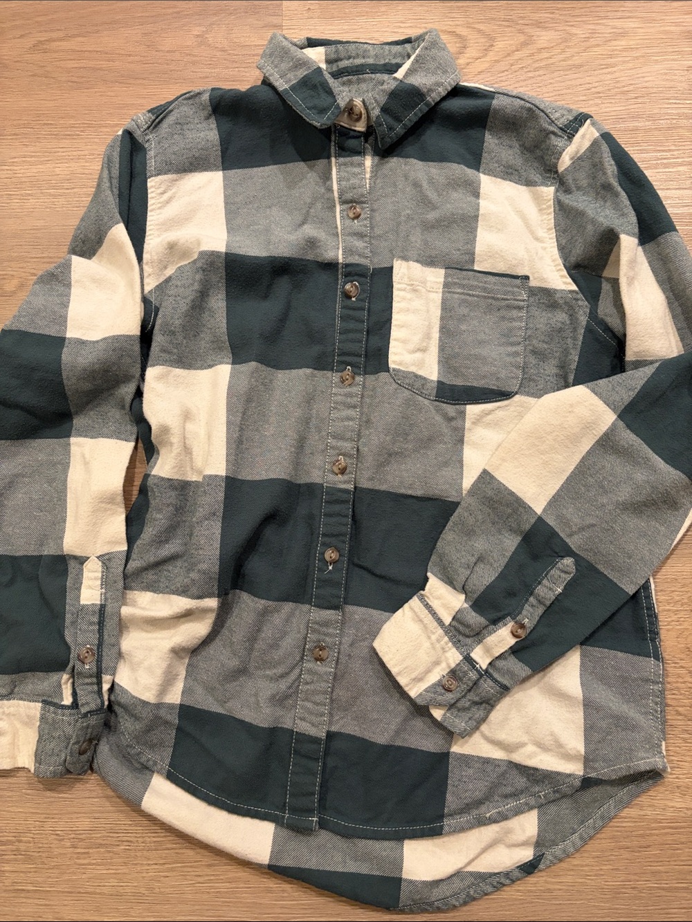 Women’s Green and Cream Plaid Button-Up Shirt